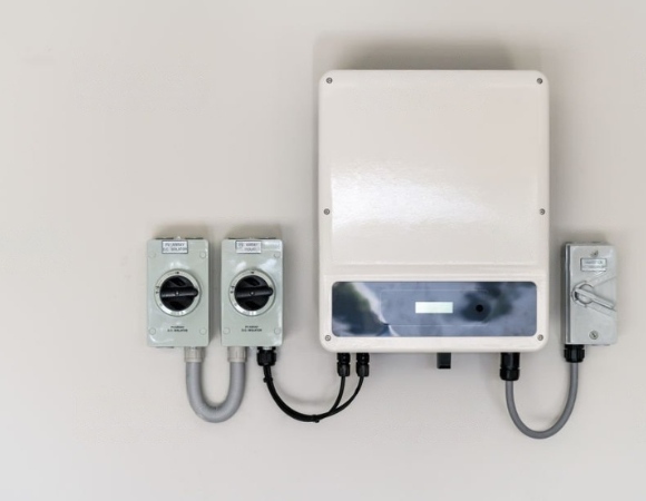 Can you carry out solar PV inverter replacement and installation yourself